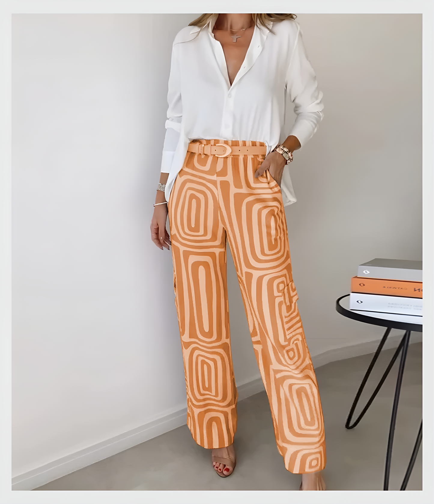 Elegant bukse – med bluse og belte inkludert